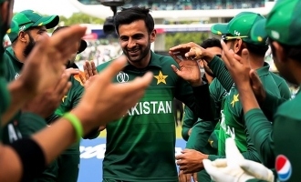 Guard of Honour for Shoaib Malik as he Retires from ODIs