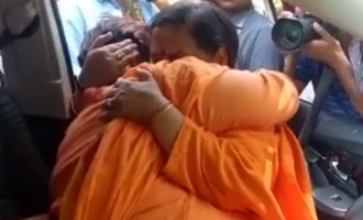 Uma Bharti bows, Sadhvi Pragya cries