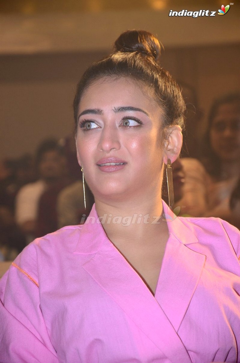 Akshara Haasan Photos - Bollywood Actress photos, images, gallery ...