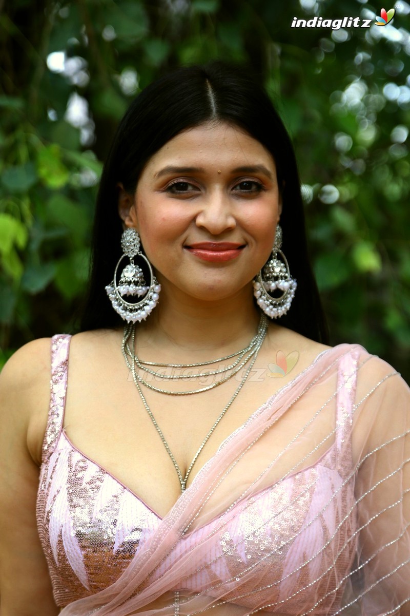 Mannara Chopra