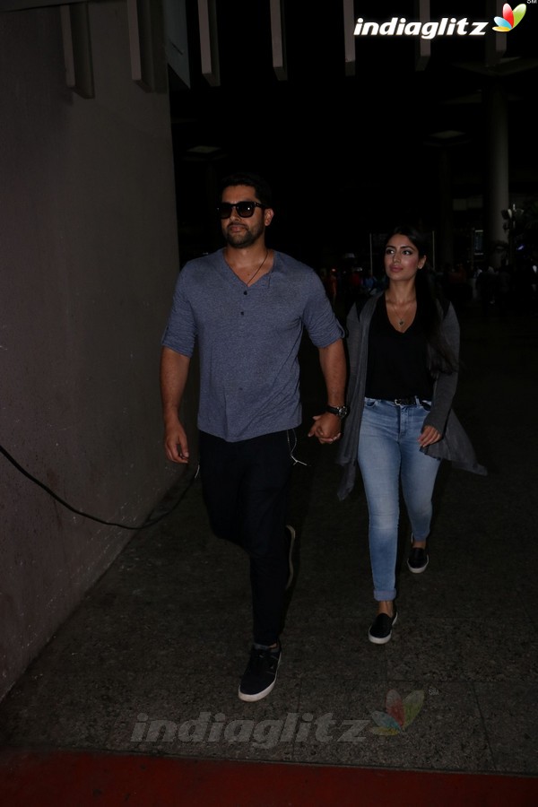 Aftab Shivdasani & His Wife Nin Dusanj Spotted at Airport Return From IIFA