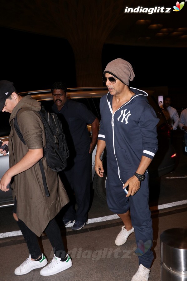 Akshay Kumar With Son Aarav Spotted at Airport