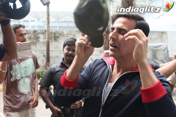 Akshay Kumar Bhumi Pednekar at Graduation of Women Self Defence