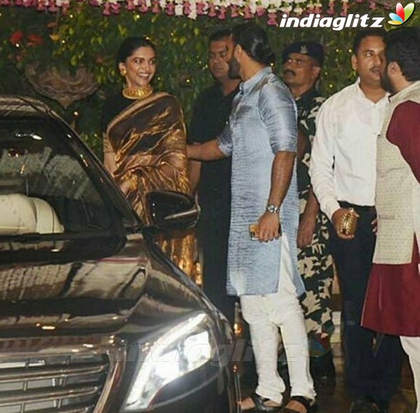 Salman, Aishwarya, Sanjay Dutt, Shah Rukh attend Ambani's Ganesh Chaturthi Celebration