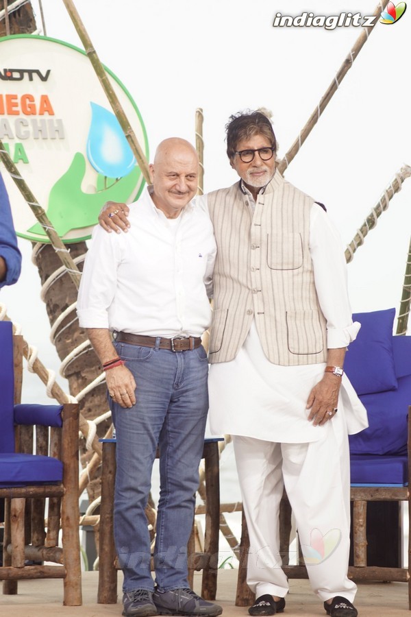 Amitabh Bachchan, Anupam Kher Celebrate Rashtriya Swachhta Diwas