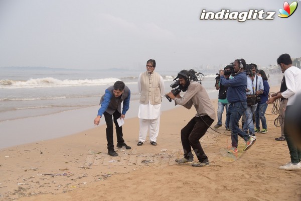 Amitabh Bachchan, Anupam Kher Celebrate Rashtriya Swachhta Diwas