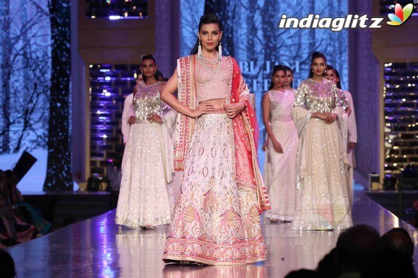 Amitabh, Varun, Alia Walk the Ramp for Cancer Patients at Fevicol Caring With Style