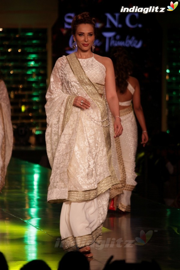 Amitabh, Varun, Alia Walk the Ramp for Cancer Patients at Fevicol Caring With Style