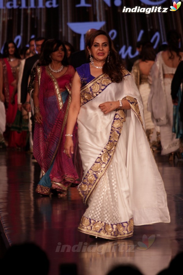 Amitabh, Varun, Alia Walk the Ramp for Cancer Patients at Fevicol Caring With Style