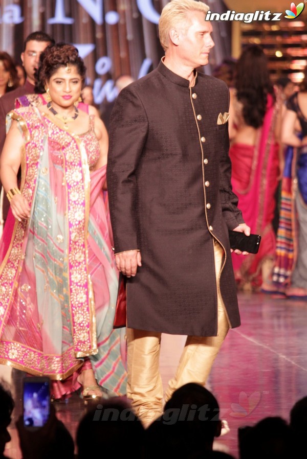 Amitabh, Varun, Alia Walk the Ramp for Cancer Patients at Fevicol Caring With Style