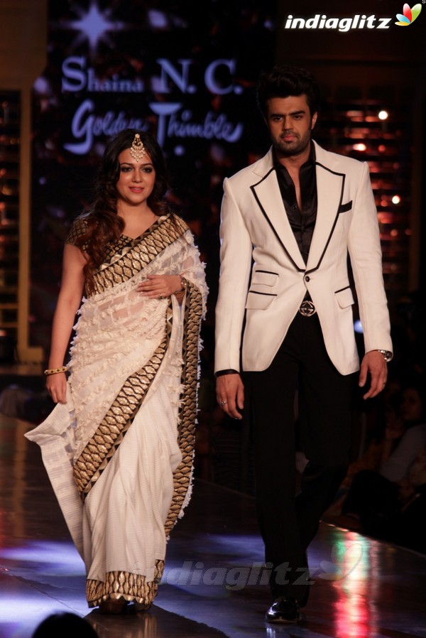 Amitabh, Varun, Alia Walk the Ramp for Cancer Patients at Fevicol Caring With Style