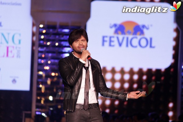 Amitabh, Varun, Alia Walk the Ramp for Cancer Patients at Fevicol Caring With Style