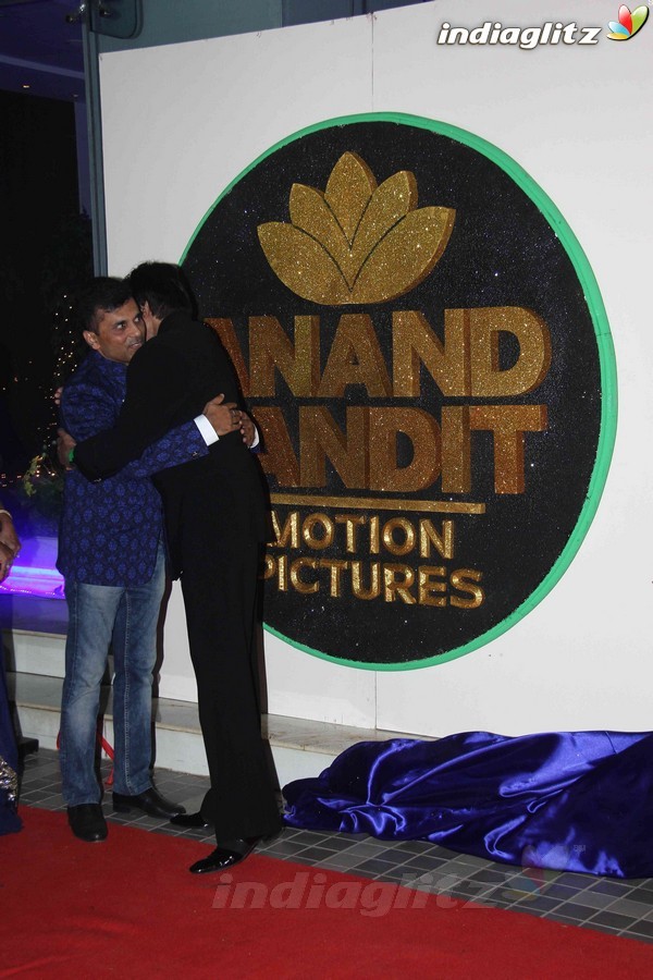 Amitabh Bachchan Unveils Anand Pandit Motion Pictures Logo