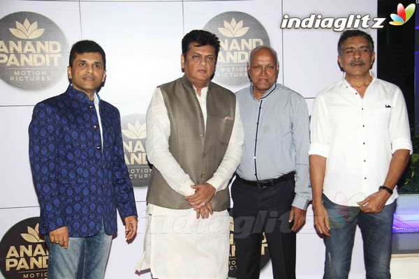 Amitabh Bachchan Unveils Anand Pandit Motion Pictures Logo