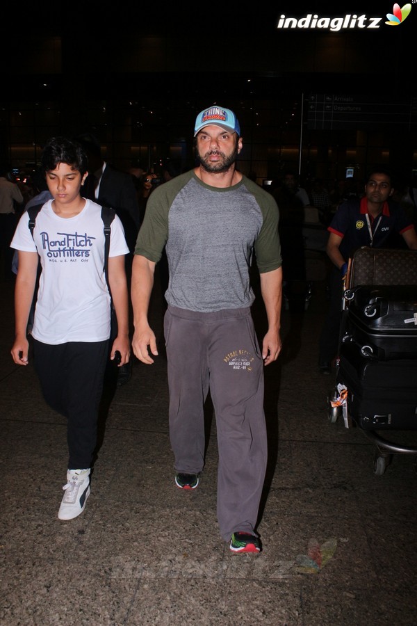 Arbaaz Khan, Sohail Khan & Malaika Arora Spotted at Airport