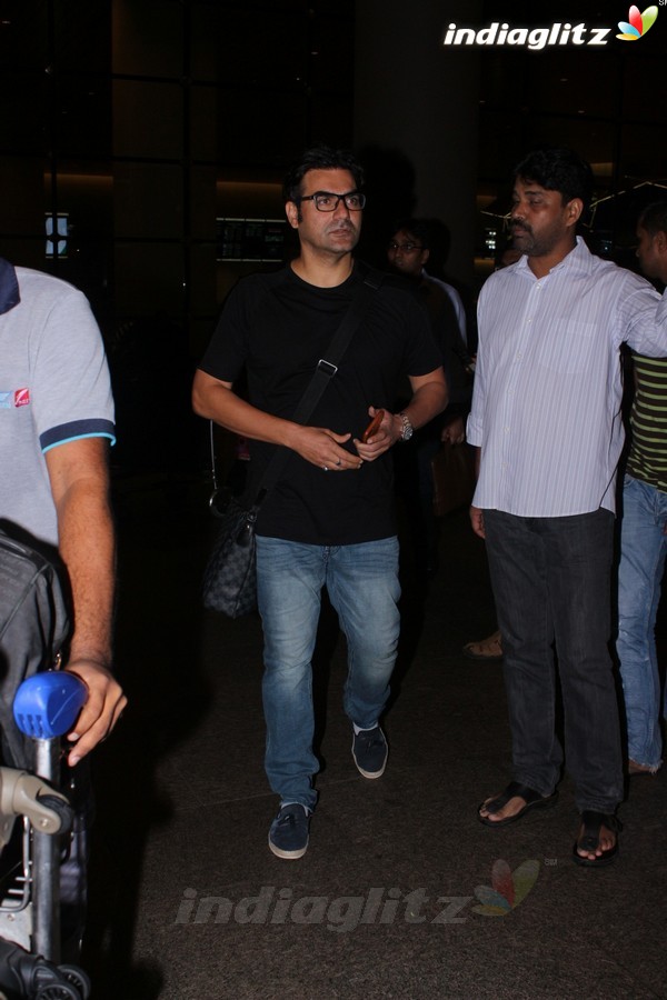 Arbaaz Khan, Sohail Khan & Malaika Arora Spotted at Airport