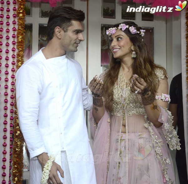 Bipasha Basu & Karan Singh Grover Mehendi Ceremony