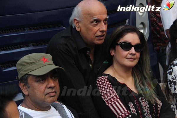 Richa Chadda, Pooja Bhatt, Rahul Roy at On Location Shoot of 'Cabaret'