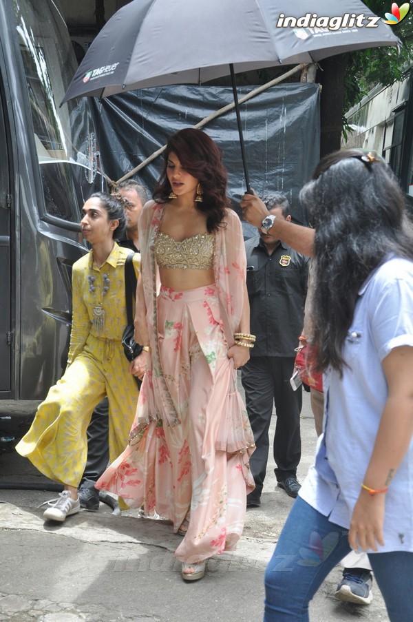 Sidharth, Jacqueline on Set of Comedy Dangal For 'A Gentleman' Promotion