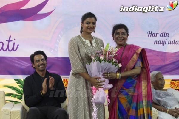 Arjun Rampal Aishwarya Rajesh Visit The Girls of Dagdi Chawl