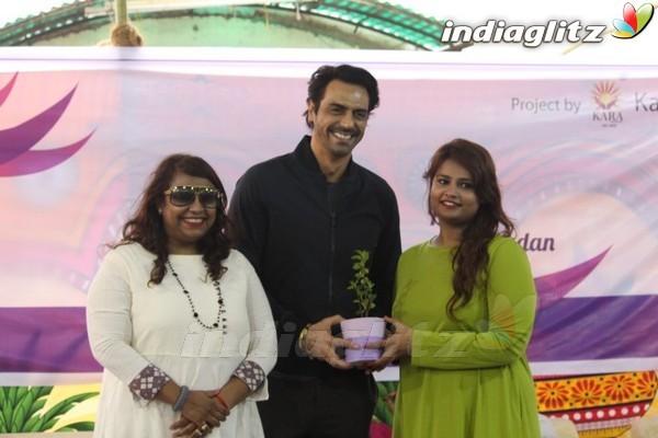 Arjun Rampal Aishwarya Rajesh Visit The Girls of Dagdi Chawl