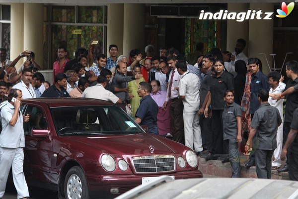 Dilip Kumar Discharged From Lilavati Hospital