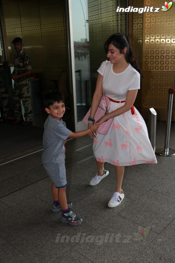 Divya Khosla Kumar Spotted at Airport