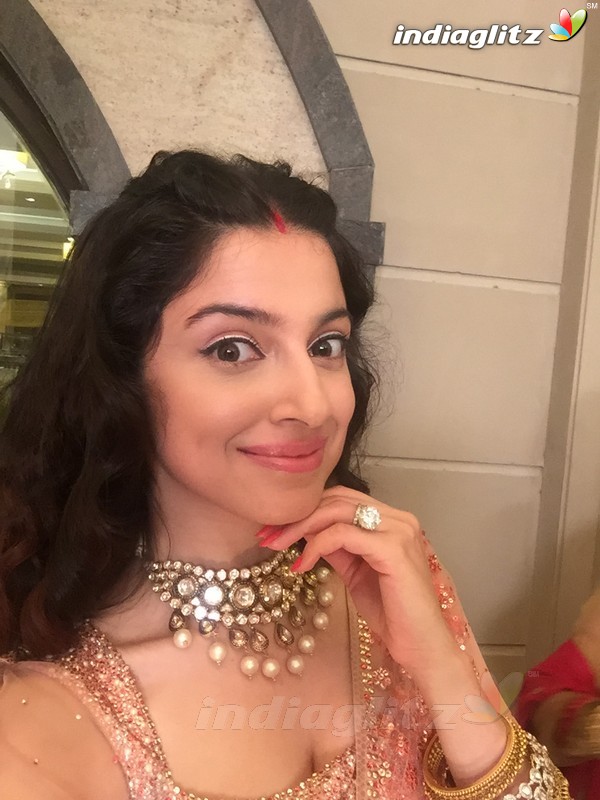 Divya Khosla Kumar Spotted at her Sister's Wedding