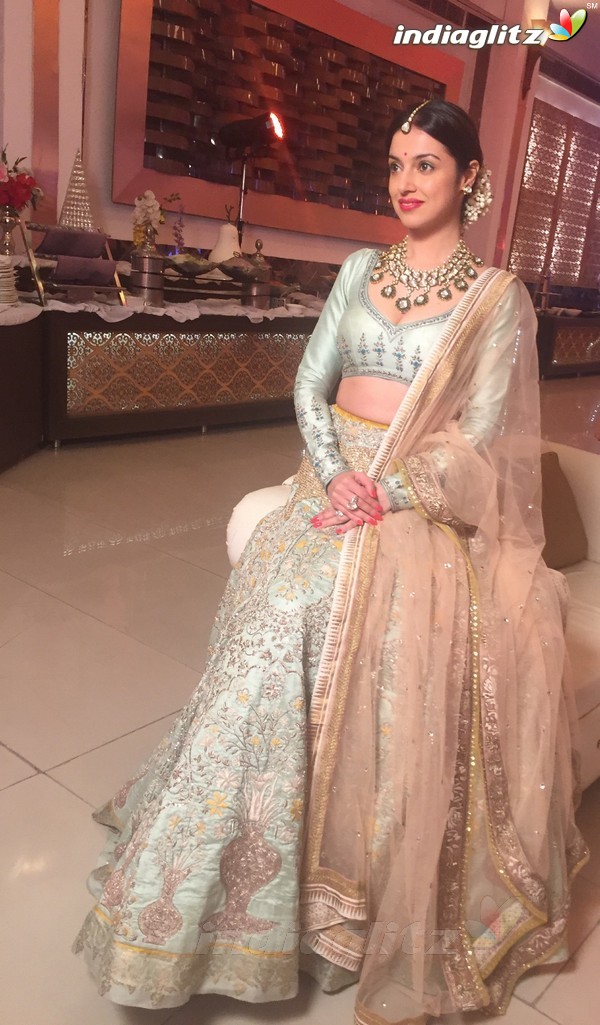 Divya Khosla Kumar Spotted at her Sister's Wedding