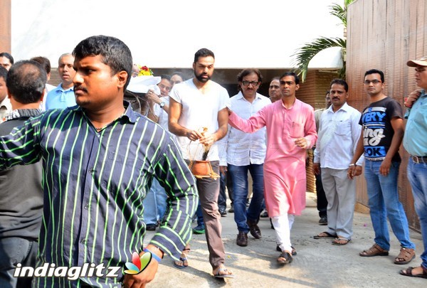 Funeral of Abhay Deol's Father Ajit Singh Deol