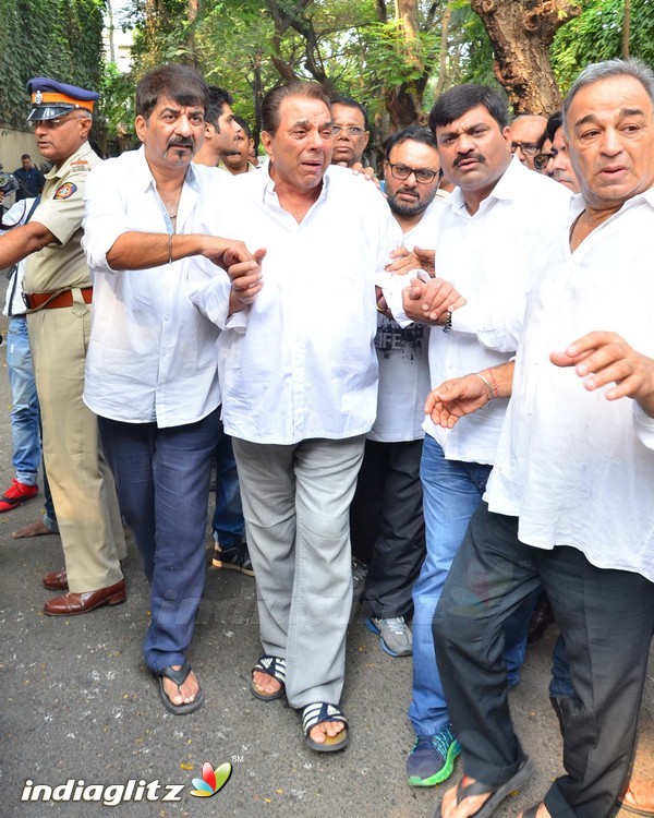 Funeral of Abhay Deol's Father Ajit Singh Deol