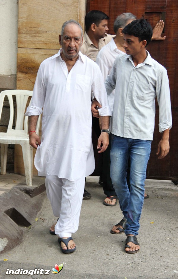 Funeral of Abhay Deol's Father Ajit Singh Deol