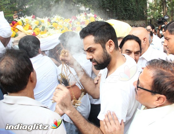 Funeral of Abhay Deol's Father Ajit Singh Deol