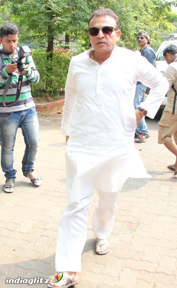 Funeral of Abhay Deol's Father Ajit Singh Deol