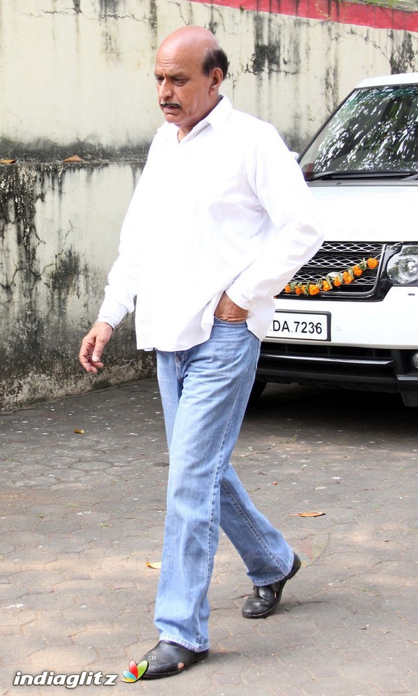 Funeral of Abhay Deol's Father Ajit Singh Deol