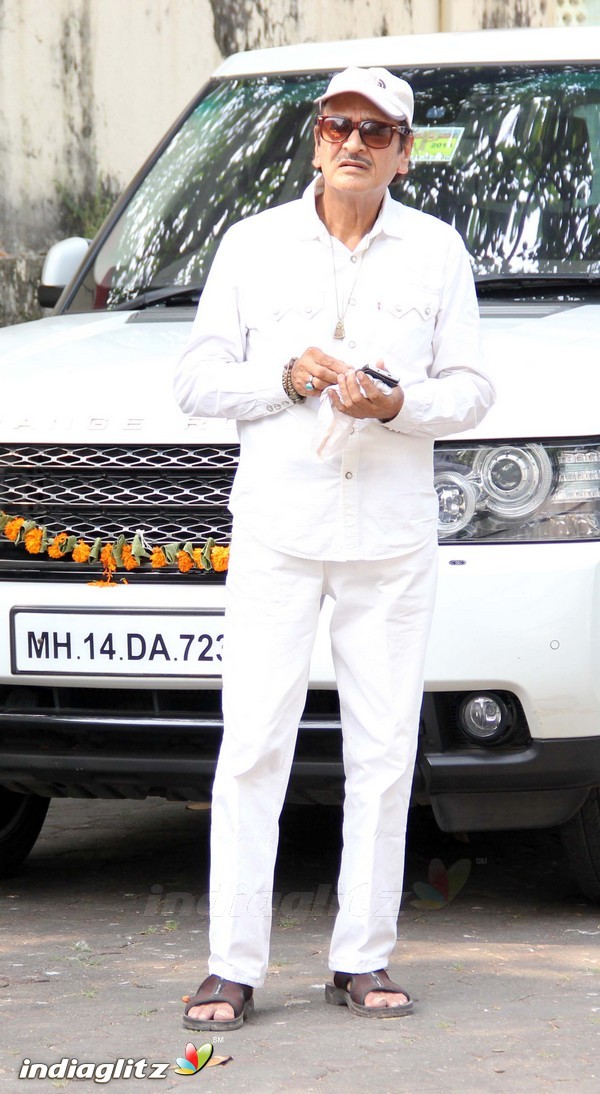 Funeral of Abhay Deol's Father Ajit Singh Deol