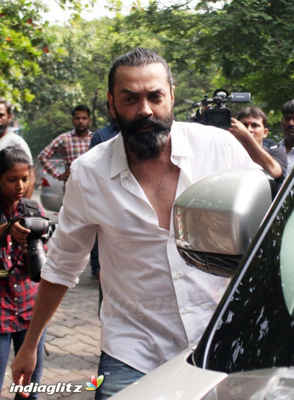 Funeral of Abhay Deol's Father Ajit Singh Deol