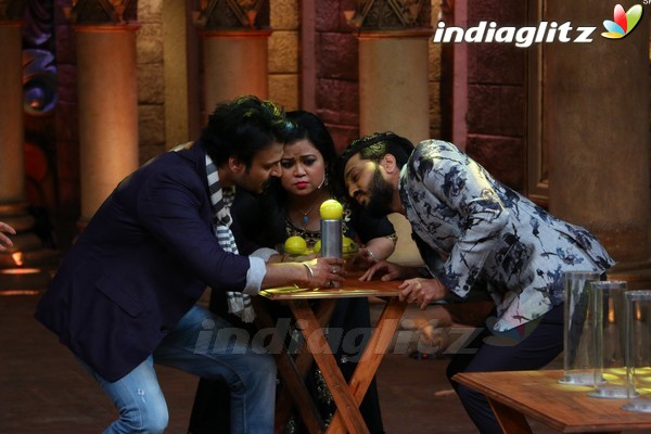 'Great Grand Masti' Team Visit Comedy Nights Bachao