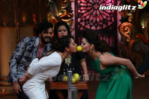 'Great Grand Masti' Team Visit Comedy Nights Bachao