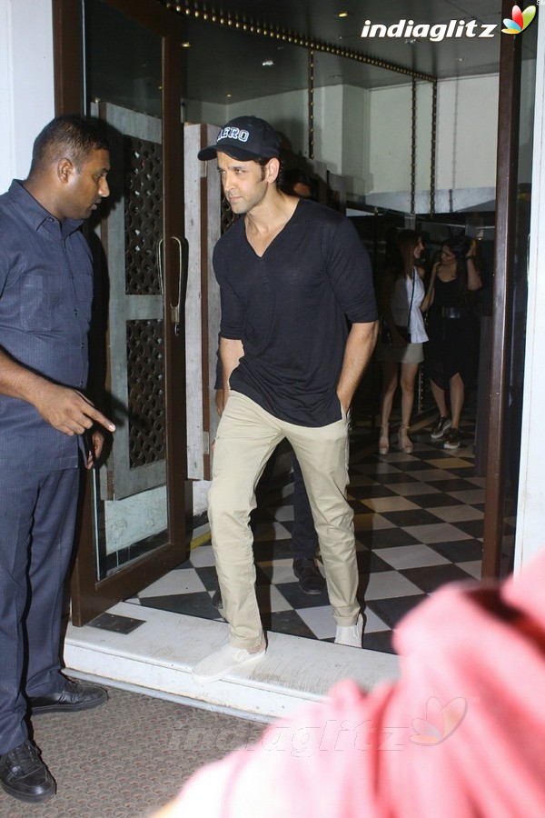 Hrithik Roshan & Sussanne Khan Spotted at Bandra