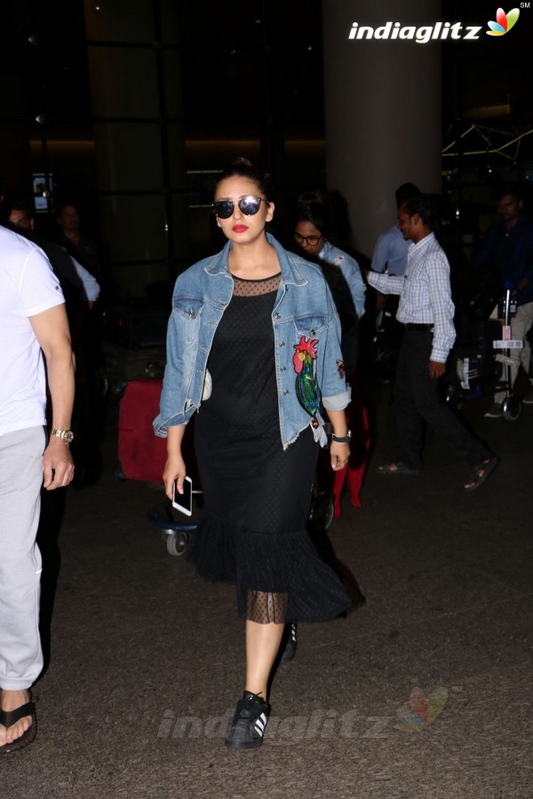 Huma Qureshi & Shera Spotted at Airport