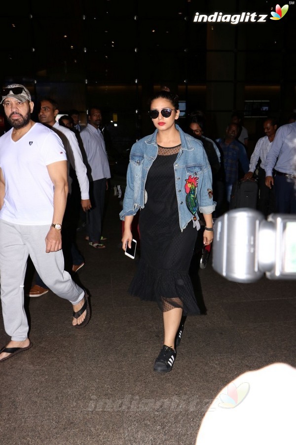 Huma Qureshi & Shera Spotted at Airport