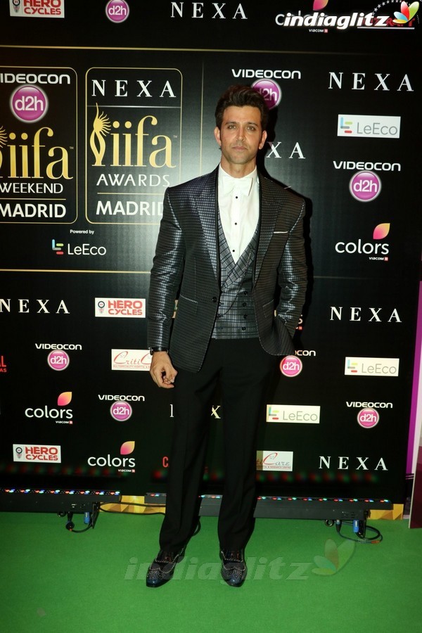 Hrithik, Salman, Ranveer, Priyanka, Tiger, Shahid, Farhan at IIFA Awards 2016 Madrid - Inside Pics