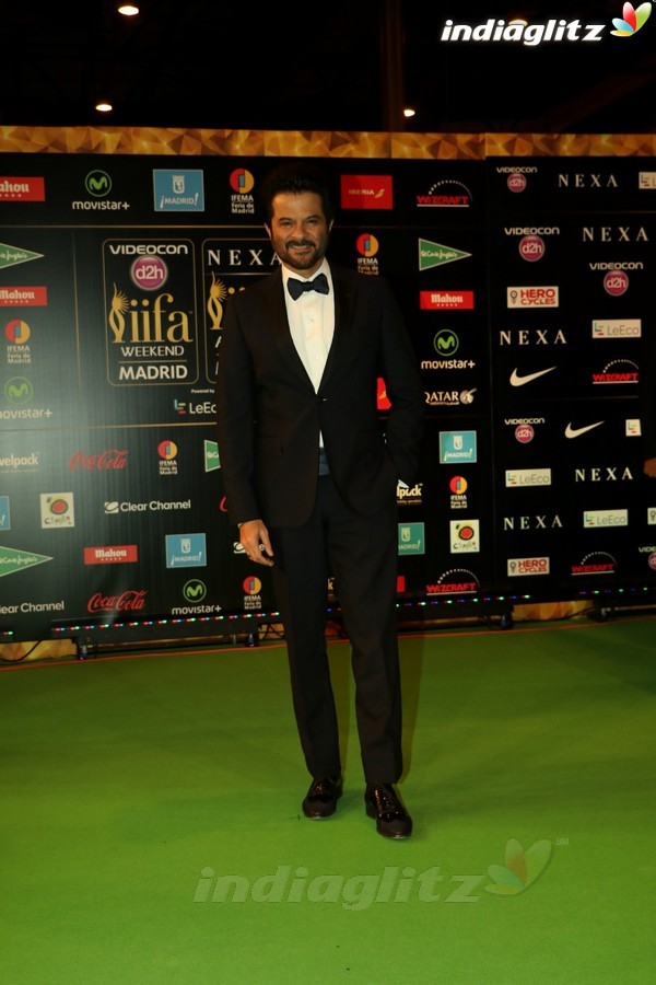 Hrithik, Salman, Ranveer, Priyanka, Tiger, Shahid, Farhan at IIFA Awards 2016 Madrid - Inside Pics