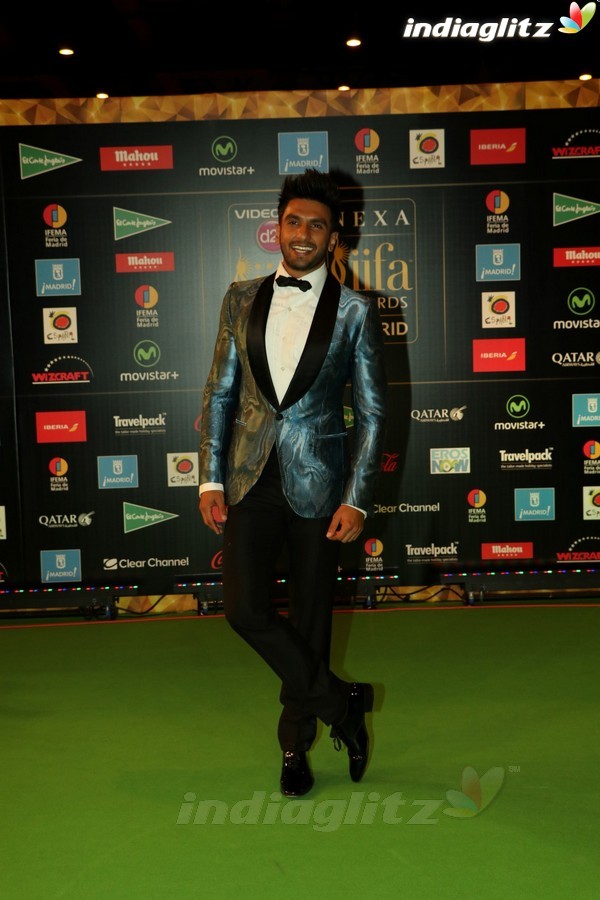 Hrithik, Salman, Ranveer, Priyanka, Tiger, Shahid, Farhan at IIFA Awards 2016 Madrid - Inside Pics