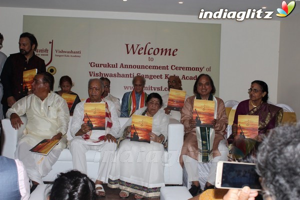 Lata Mangeshkar at Sangeet Gurukul in Vishwashanti Sangeet Kala Academy Opening