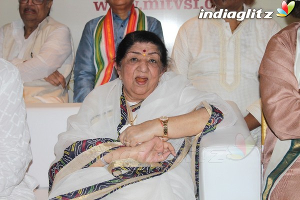 Lata Mangeshkar at Sangeet Gurukul in Vishwashanti Sangeet Kala Academy Opening