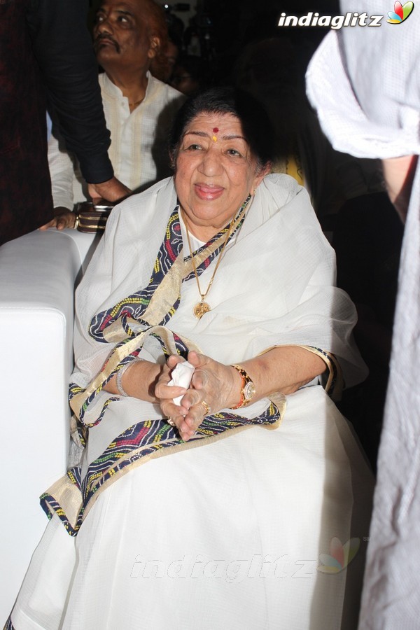 Lata Mangeshkar at Sangeet Gurukul in Vishwashanti Sangeet Kala Academy Opening