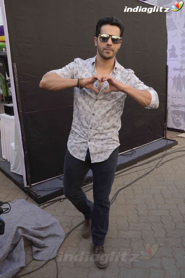 Aditya, Kriti, Alia, Ayushmann, Parineeti, Arjun at Jio MAMI 17th Mumbai Film Festival Day 2 - Movie Mela