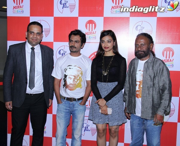 'Manjhi - The Mountain Man' Cast Visit Miraj Cinemas